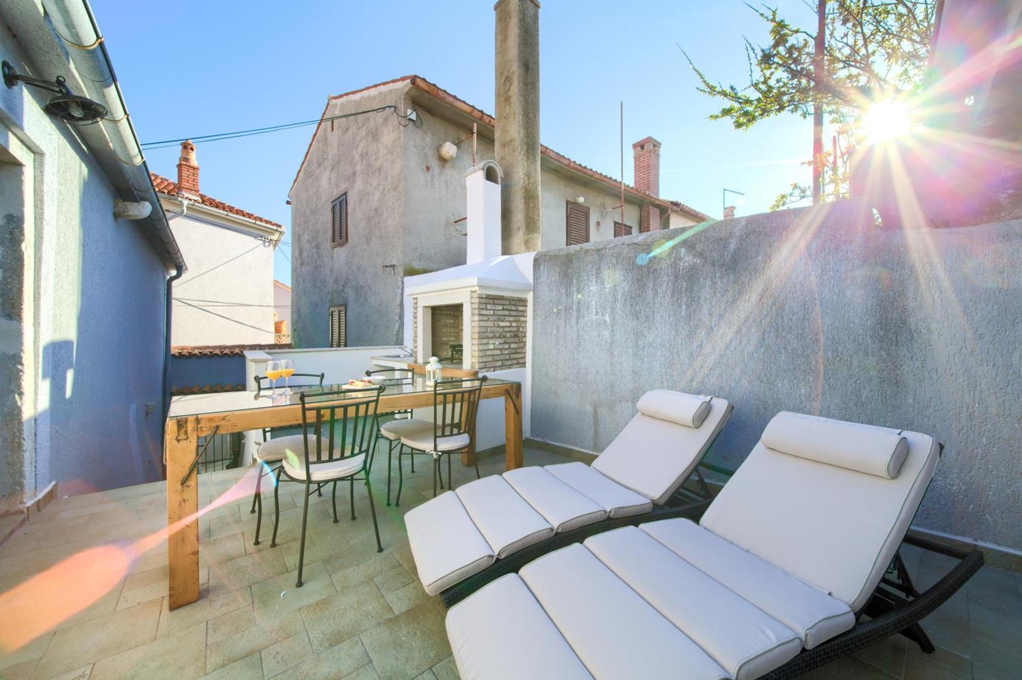 Apartment Old Town Mariolina クルク エクステリア 写真