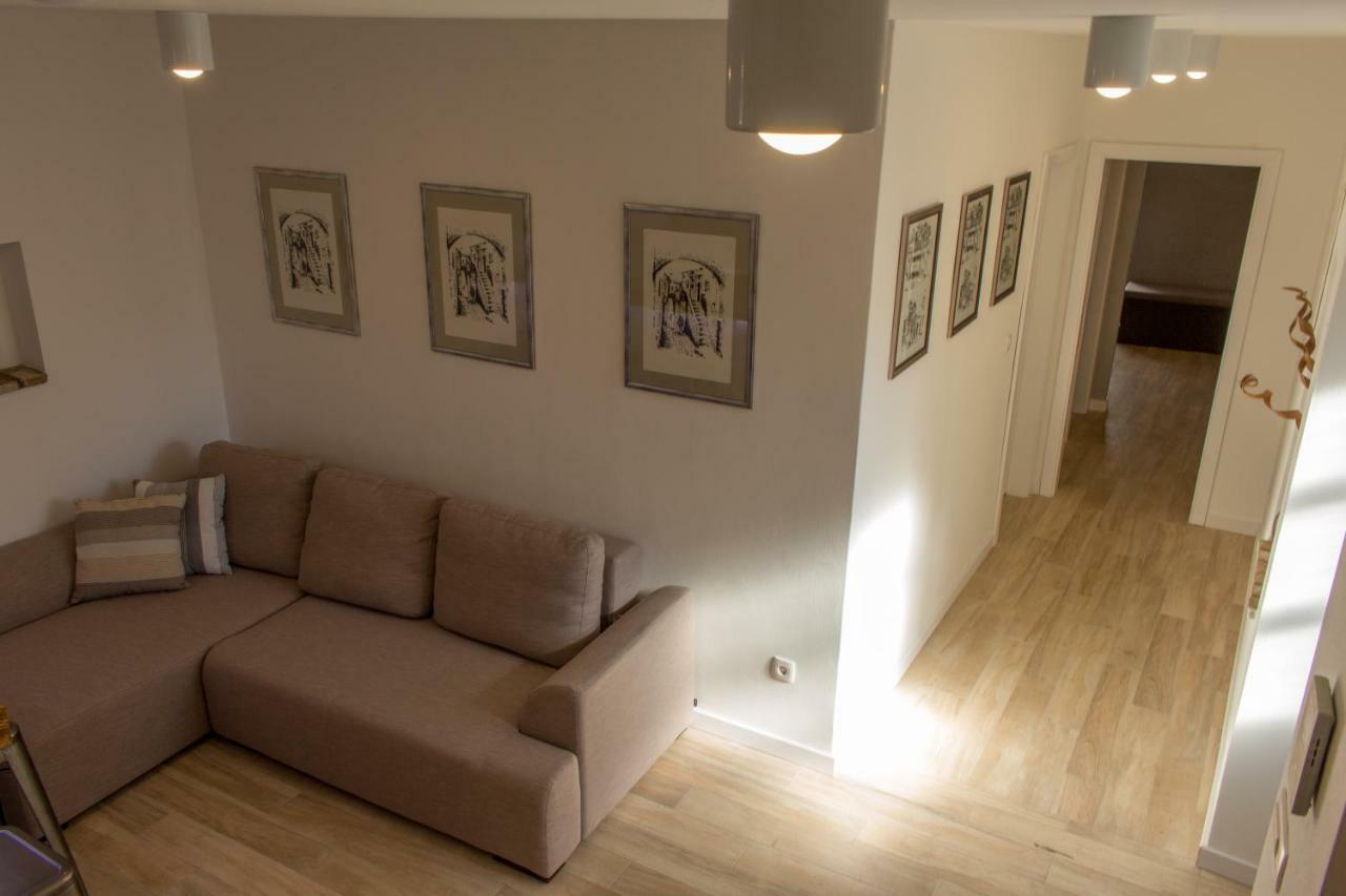Apartment Old Town Mariolina クルク エクステリア 写真