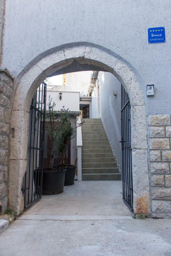 Apartment Old Town Mariolina クルク エクステリア 写真