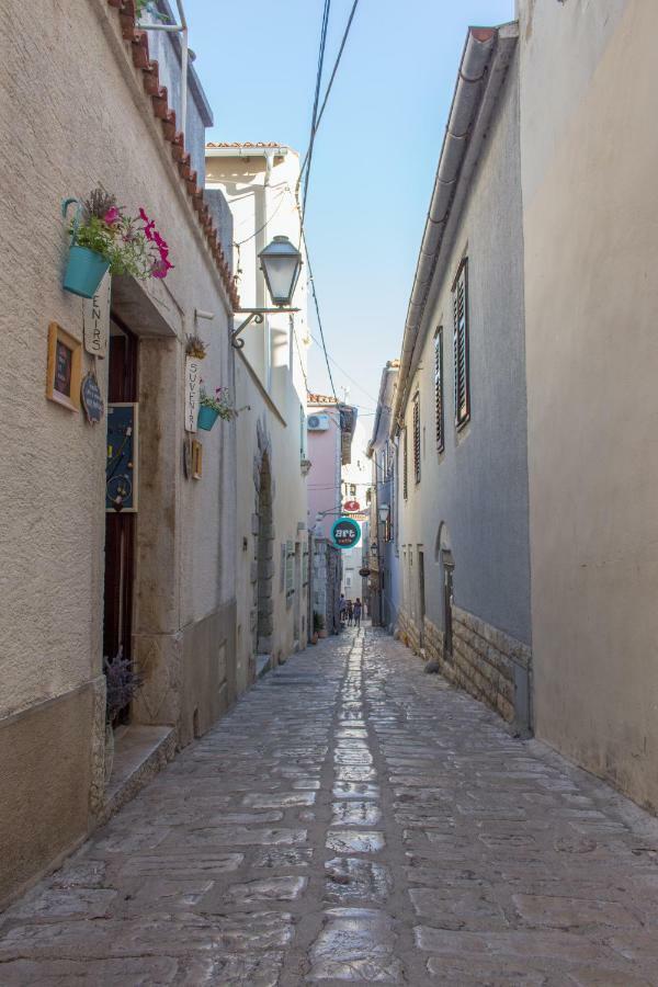 Apartment Old Town Mariolina クルク エクステリア 写真